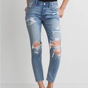 American Eagle Vintage Hi Rise Distressed Jeans size 16